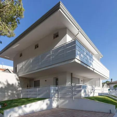 Elegant With Shared Pool